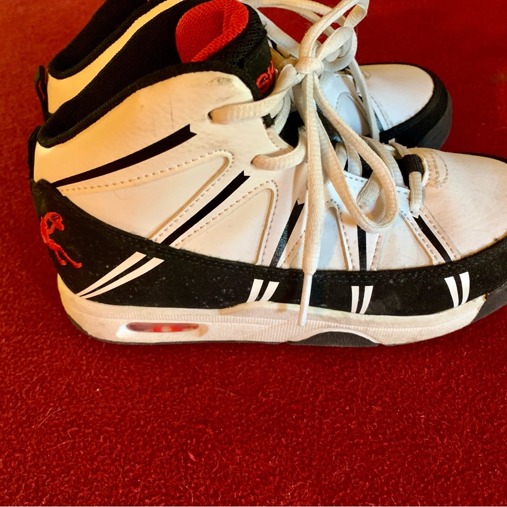 Boy’s Size 1 Shaq Basketball Tennis Shoes Sneakers…Good Condition! - Picture 4 of 7